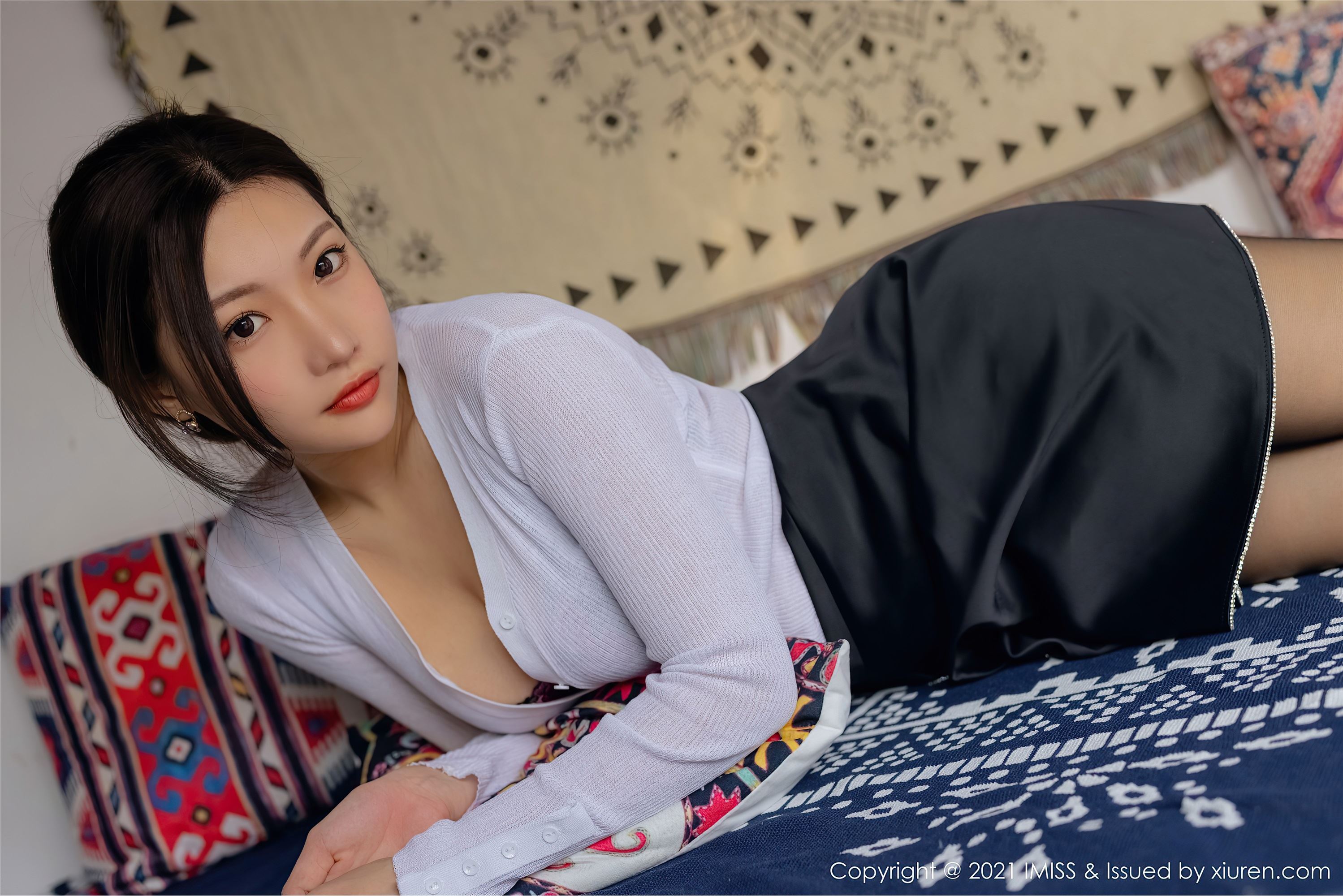 IMISS爱蜜社  2021.03.11 VOL.562 小狐狸Kathryn 镂空 美腿